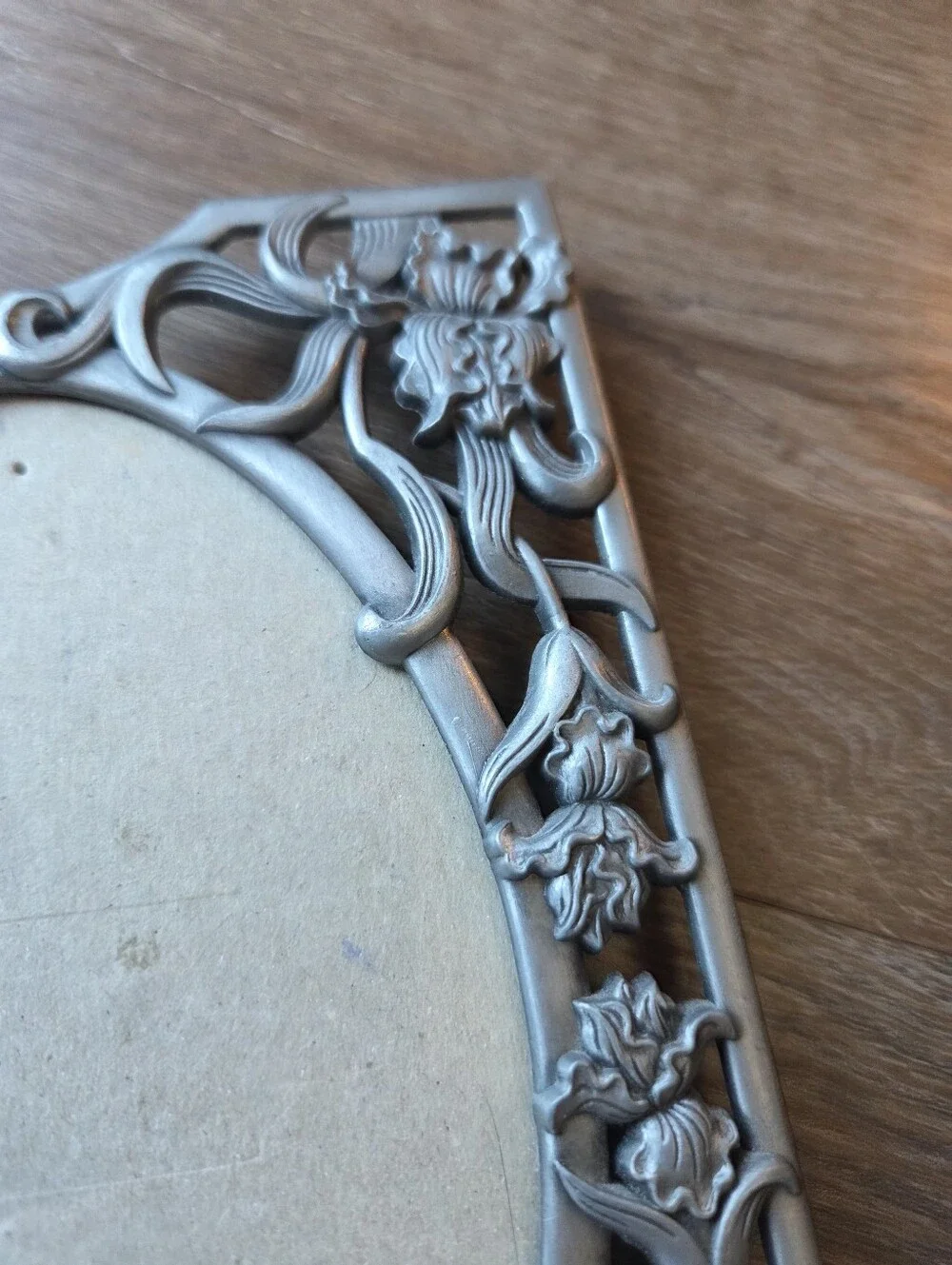 Vintage Pewter Silver Tone Ornate Iris Flower Picture Frame with Oval Setting